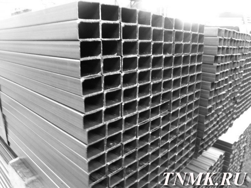 Труба профильная оцинкованная 100×100х4 мм ст. 20 купить в Новом Уренгое