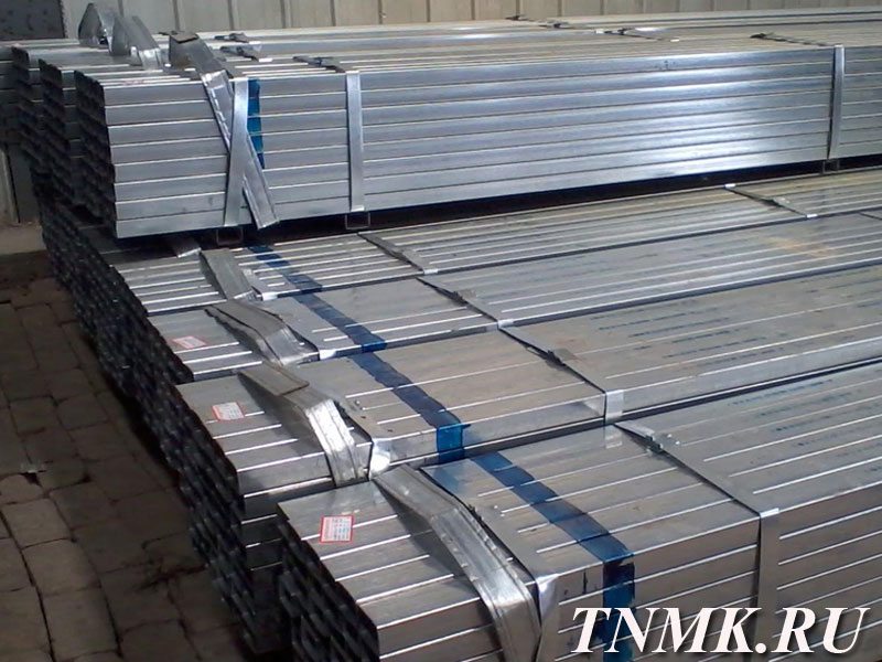 Труба профильная оцинкованная 200х200х4.5 мм ст. 20 купить в Новом Уренгое